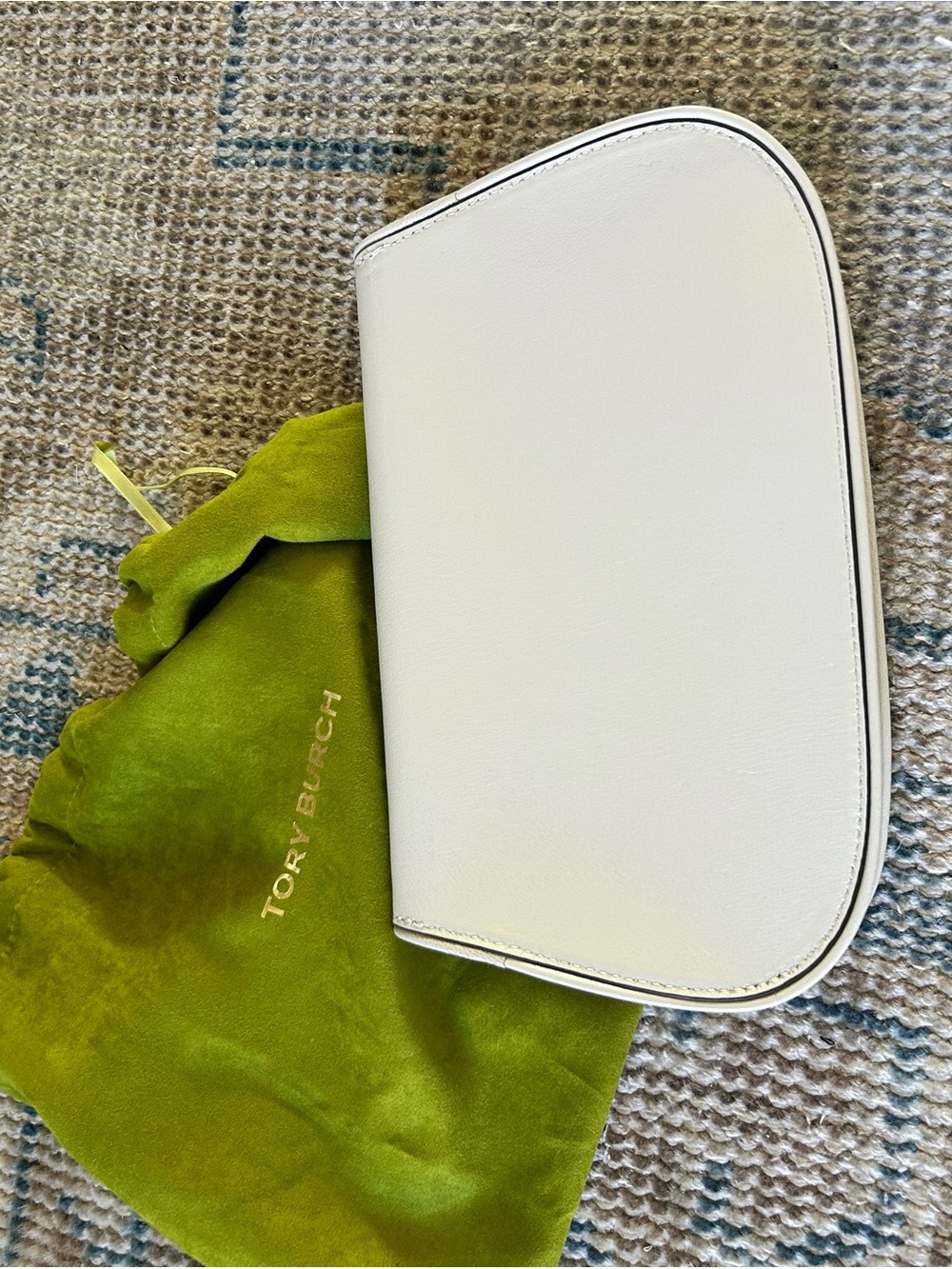 Tory Burch White Leather Crossbody with Gold Logo Medallion - Picture 3 of 5